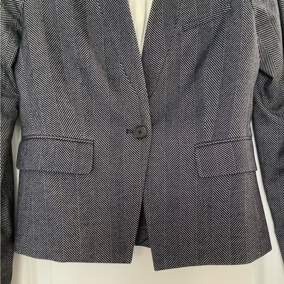 Veronica Beard Anaheim Herringbone Prep School Jacket, Size 4, Fall 2016 - Picture 4 of 7